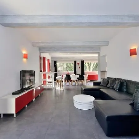 Villa Tous Conforts Dans Village Calme Proche Uzes *