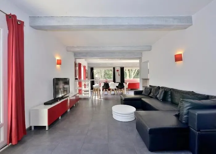 Villa Tous Conforts Dans Village Calme Proche Uzes *