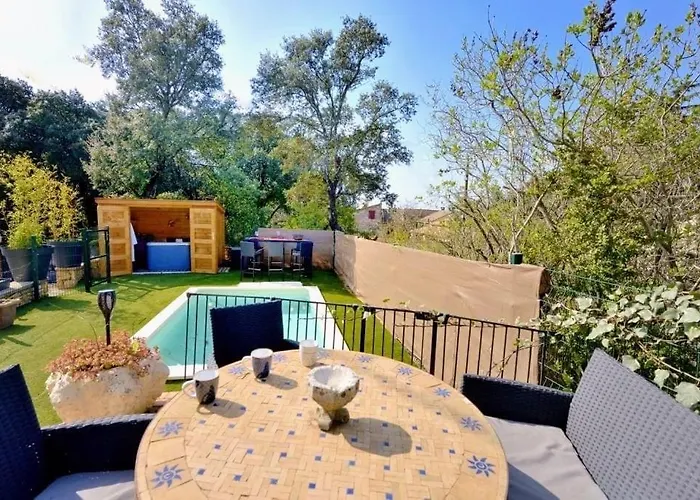 Villa Tous Conforts Dans Village Calme Proche Uzes *